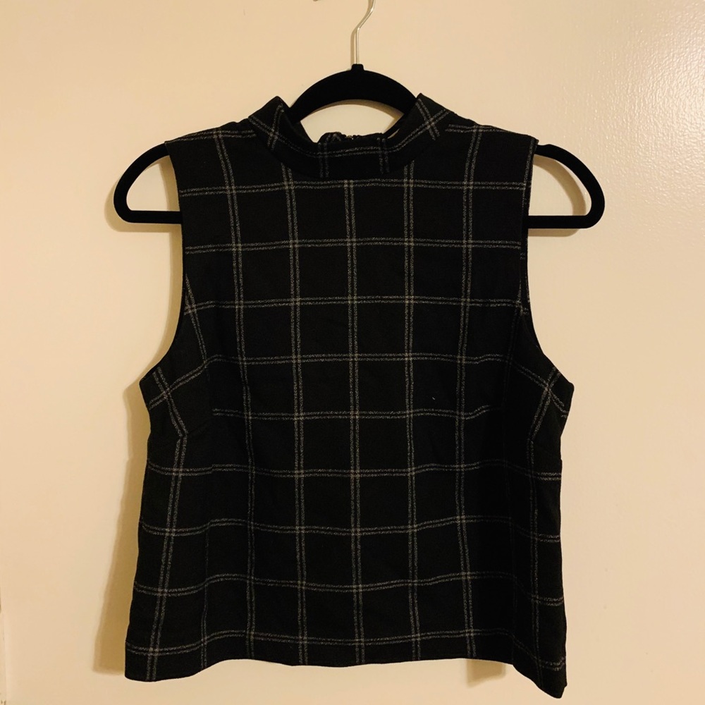 Sleeveless Plaid Blouse